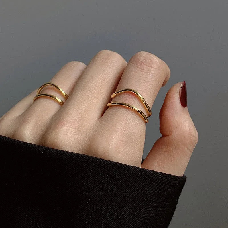 Double-layered Curve Ring