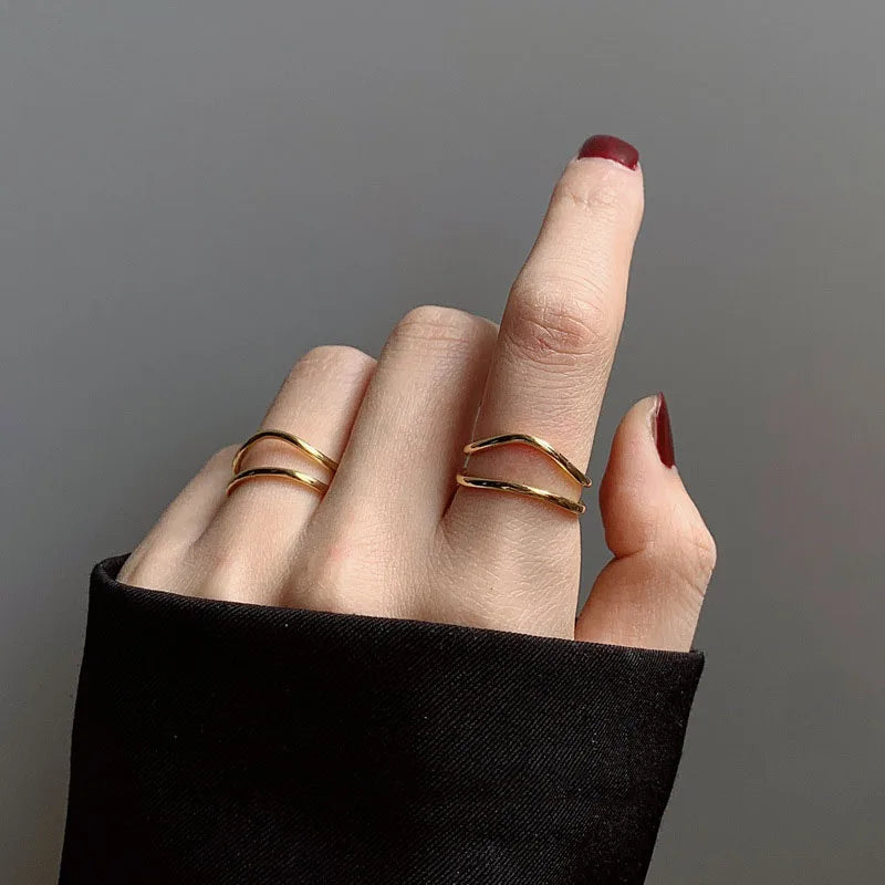 Double-layered Curve Ring