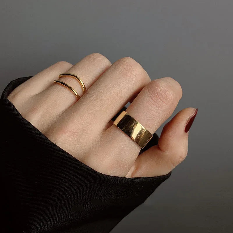 Double-layered Curve Ring