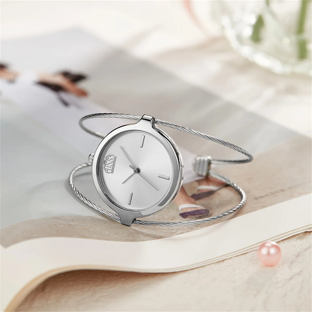 Elegant alloy ladies watch, quartz watch.
