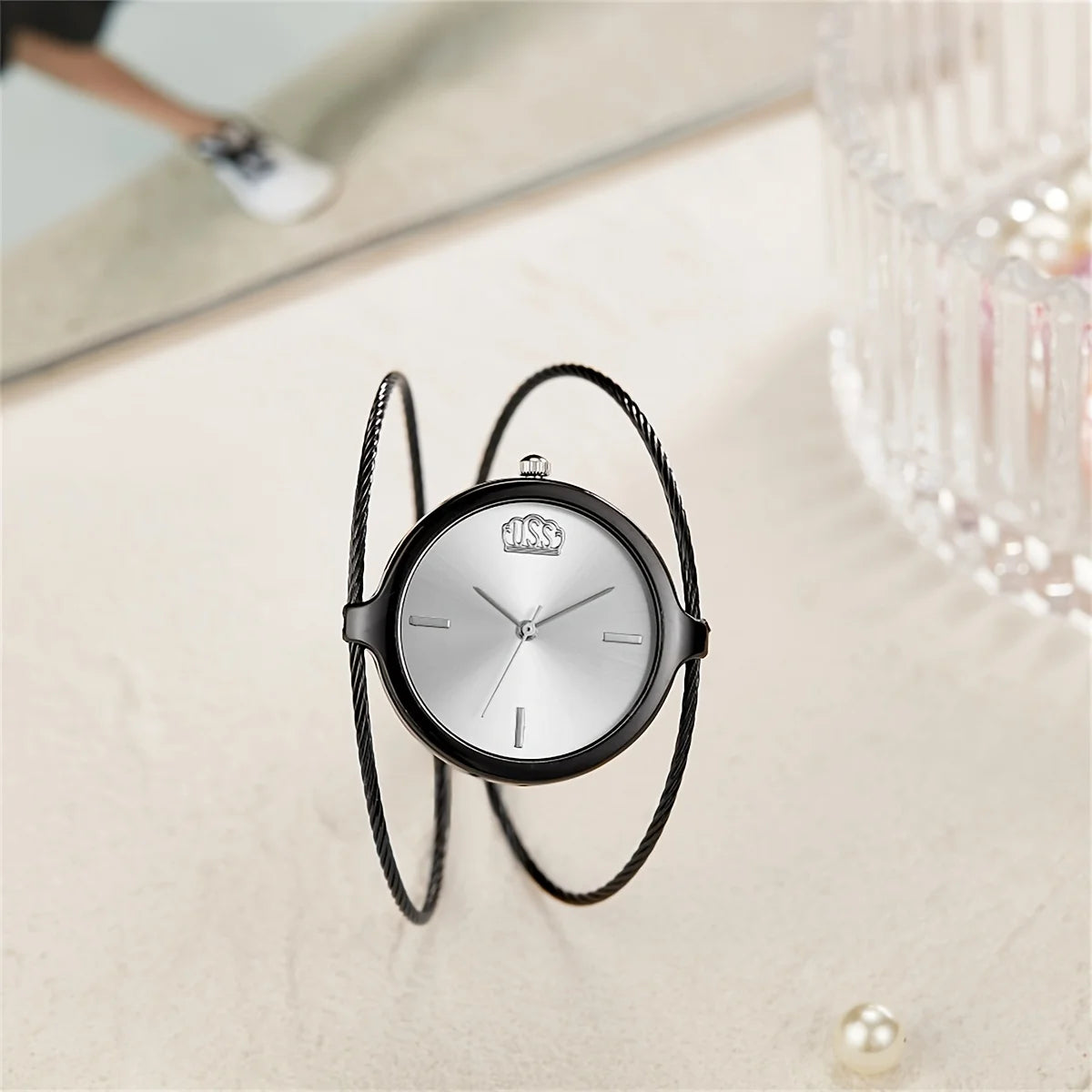 Elegant alloy ladies watch, quartz watch.