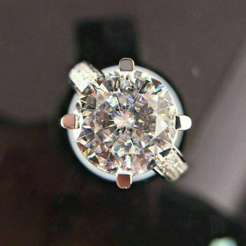 Classic Wedding Engagement Ring