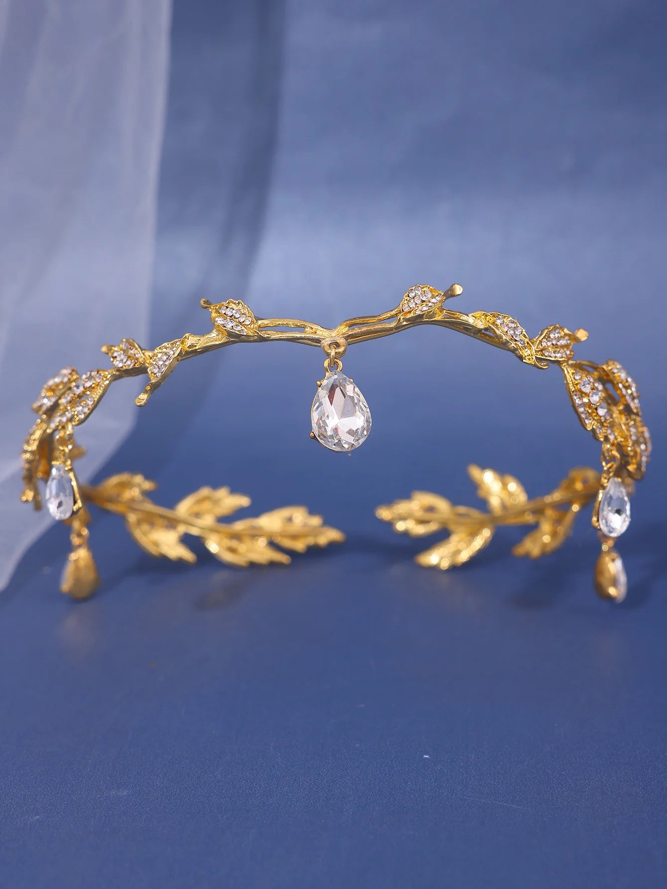 Vintage Crown Leaves