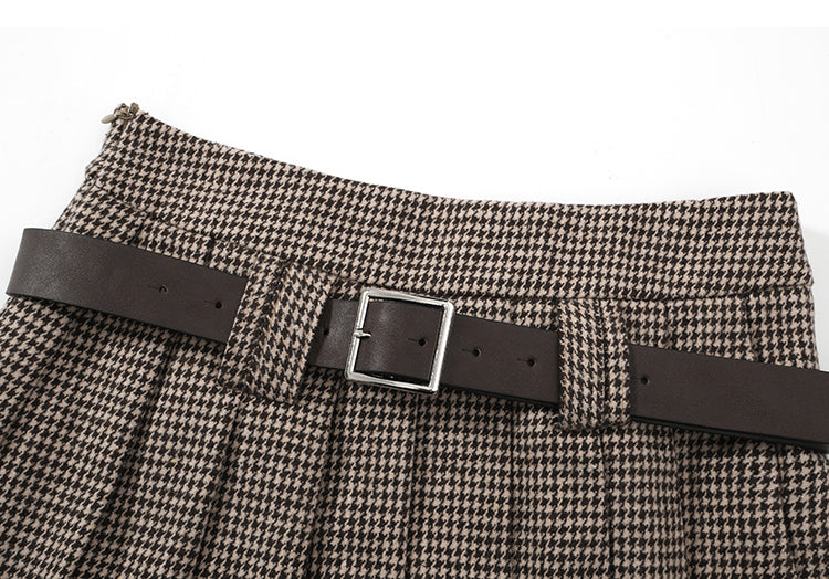 Low Rise Houndstooth Mini Skirt with Belt