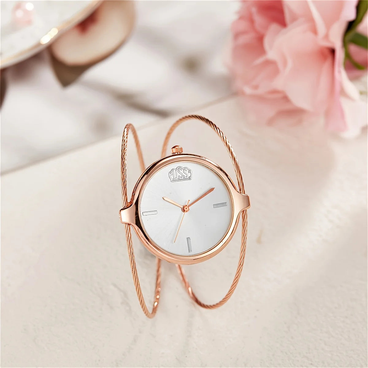 Elegant alloy ladies watch, quartz watch.