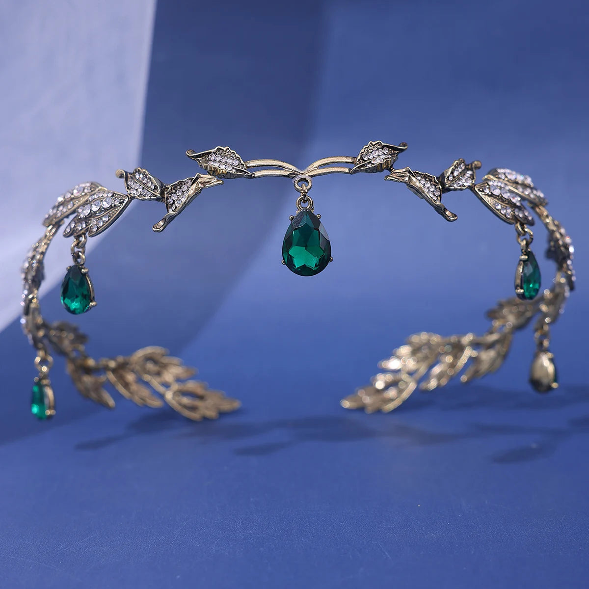 Vintage Crown Leaves