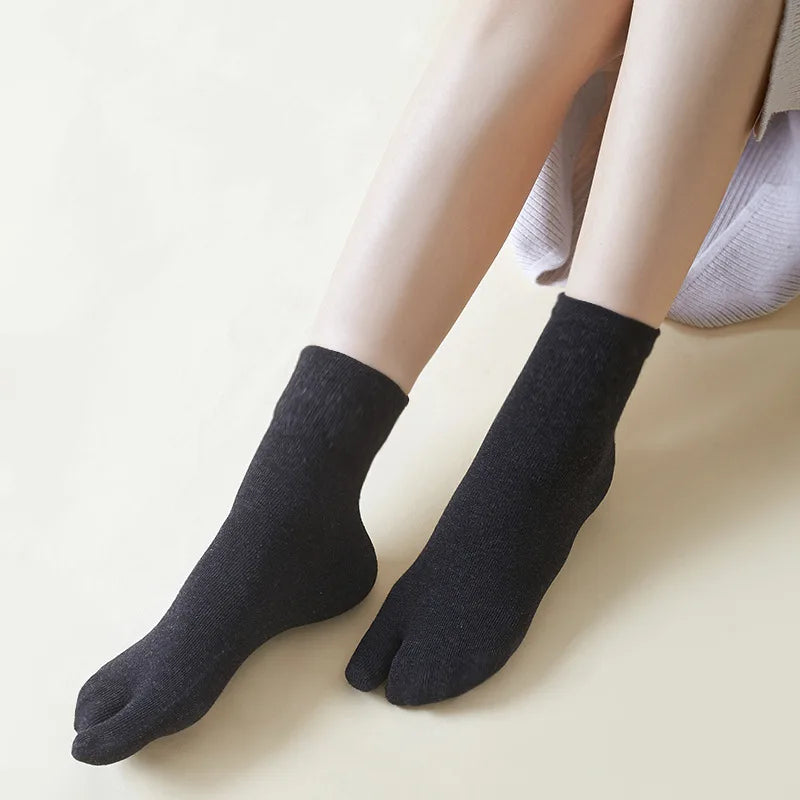Japanese Men And Women's Summer Fiber Double Fingered Socks