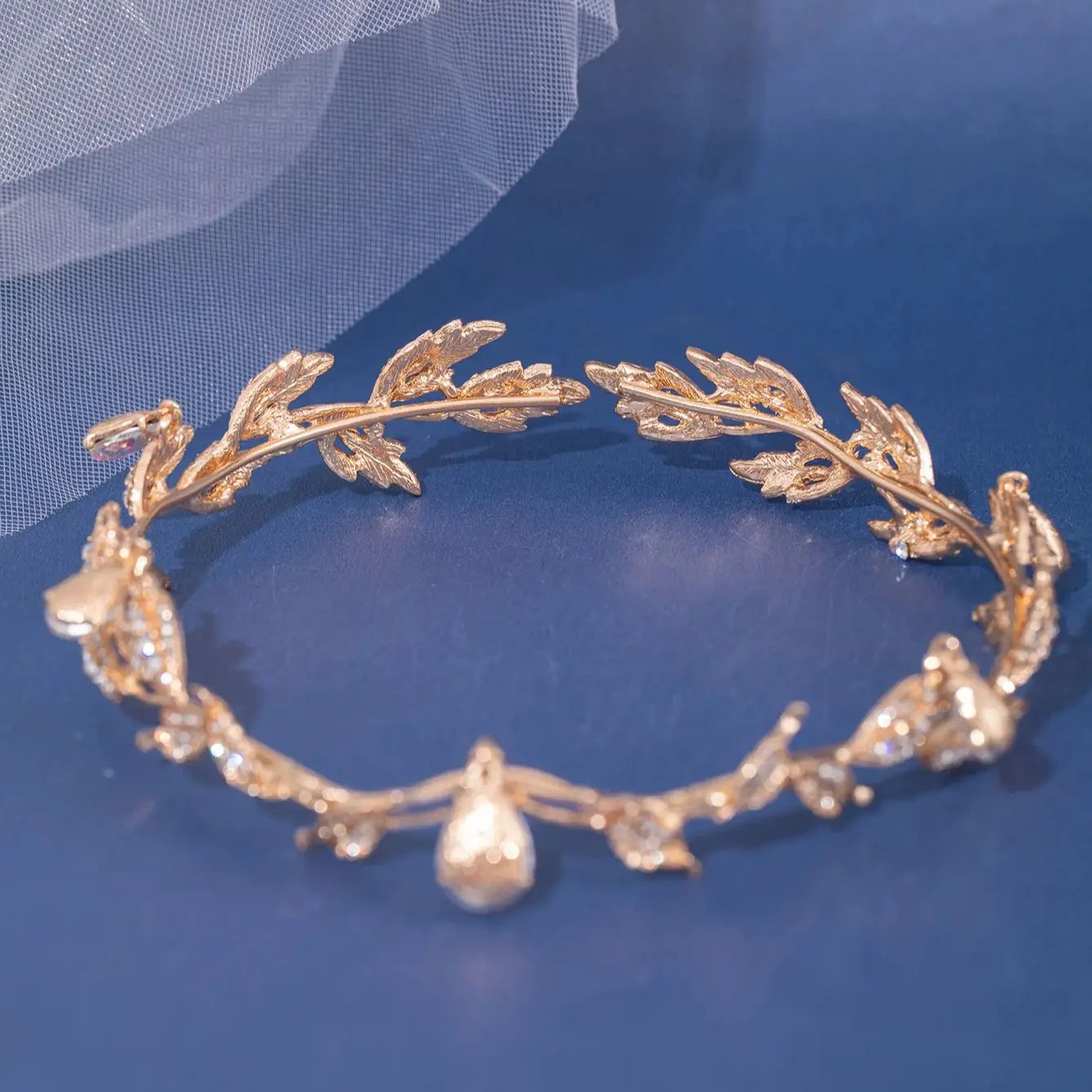 Vintage Crown Leaves