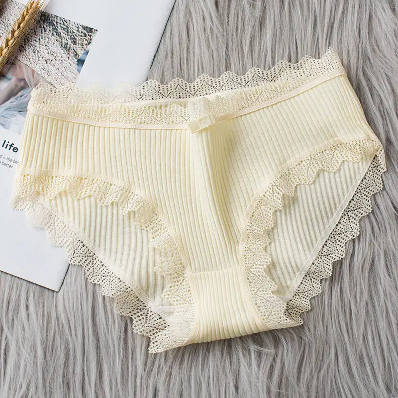 4 Pcs Lace Wavy Trim Bikini Panties