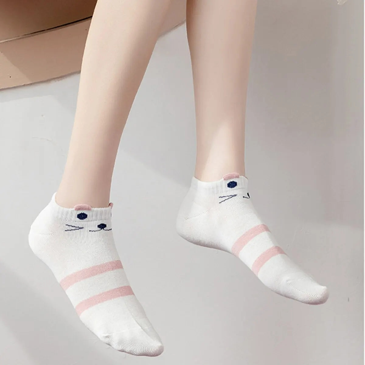 Womens Socks Kitty Crew Short Socks