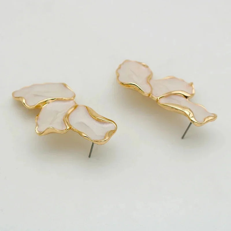 Metal Flower Cream Epoxy Earring
