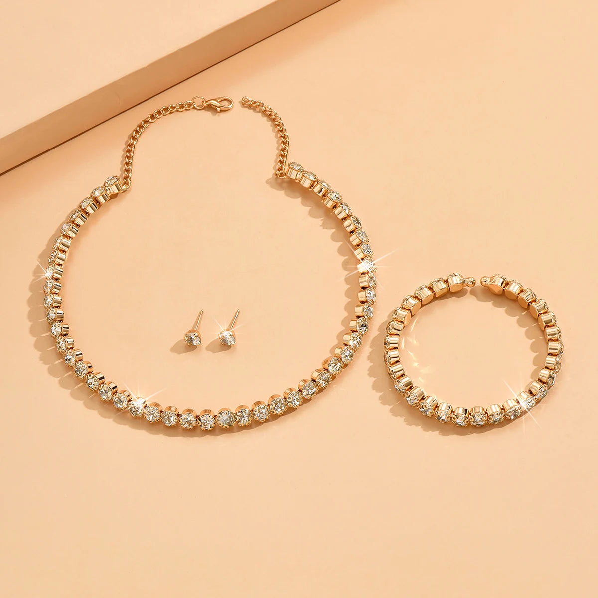 women's fashionable and minimalist jewelry sets